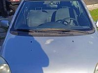 Gebraucht Toyota Yaris 65 PS (47 kW) 2003 Silber Limousine