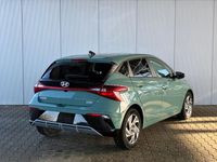 Gebraucht Hyundai i20 Comfort 101 PS (74 kW) 2025 Mangrove green Kleinwagen