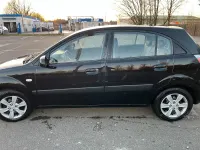 Używany Kia Rio 100 KM (73 kW) 2009 Czarny Hatchback