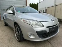 Gebraucht Renault Mégane Expression 106 PS (77 kW) 2011 Silber Limousine