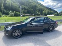 Gebraucht Mercedes E200 184 PS (135 kW) 2012 Schwarz Limousine