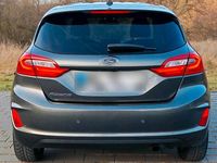 Gebraucht Ford Fiesta Titanium 100 PS (73 kW) 2017 Grau Kleinwagen