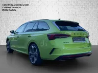Neu Skoda Octavia RS 265 PS (194 kW) 2026 Mamba grün Kombi