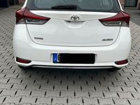 Gebraucht Toyota Auris Comfort 116 PS (85 kW) 2015 Weiß Limousine