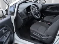 Gebraucht Kia Rio Attract 86 PS (63 kW) 2014 Ud) clear white (weiss Kleinwagen