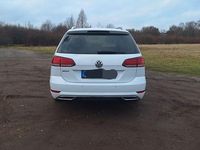 Gebraucht VW Golf VII Highline 150 PS (110 kW) 2018 Weiß Kombi