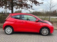 Gebraucht Toyota Aygo X-play 72 PS (52 kW) 2021 Rot Kleinwagen