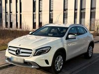 Gebraucht Mercedes GLA180 122 PS (89 kW) 2016 Weiß SUV