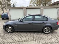 Gebraucht BMW 318 129 PS (94 kW) 2006 Grau Limousine