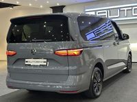 Gebraucht VW Multivan 150 PS (110 kW) 2024 Pure grey Van