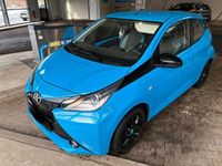Gebraucht Toyota Aygo 69 PS (50 kW) 2015 Schwarz Kleinwagen