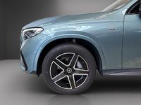 Gebraucht Mercedes GLC300e AMG 333 PS (244 kW) 2025 Silber Limousine