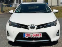 Gebraucht Toyota Auris 124 PS (91 kW) 2015 Weiß Kombi