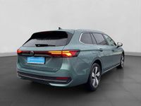 Gebraucht VW Passat IQ Drive 150 PS (110 kW) 2025 Grün Kombi