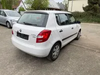 Gebraucht Skoda Fabia Active 60 PS (44 kW) 2012 Weiß Kleinwagen