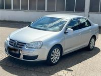 Używany VW Jetta 116 KM (85 kW) 2006 Srebrny Sedan/Limuzyna