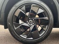 Neu Volvo XC40 Plus 163 PS (119 kW) 2025 Schwarz SUV