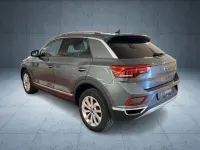 Second-hand VW T-Roc Style 150 CP (110 kW) 2023 Gri SUV
