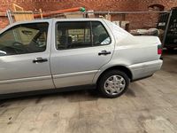 Gebraucht VW Jetta 75 PS (55 kW) 1996 Silber Limousine