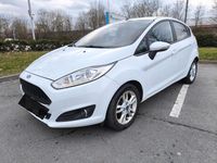Gebraucht Ford Fiesta 101 PS (74 kW) 2017 Weiß Kleinwagen