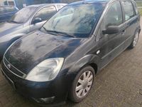 Gebraucht Ford Fiesta 100 PS (73 kW) 2002 Grün Kleinwagen