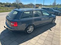 Second-hand Audi A6 163 CP (119 kW) 2003 Albastru Break