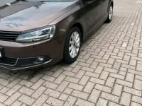 Używany VW Jetta Life 122 KM (89 kW) 2014 Brązowy Sedan/Limuzyna