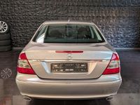 Gebraucht Mercedes E230 204 PS (150 kW) 2007 Silber Limousine