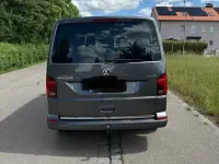 Gebraucht VW Multivan 204 PS (150 kW) 2022 Grau Van / Kleinbus