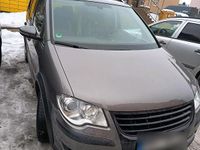 Gebraucht VW Touran 140 PS (102 kW) 2010 Braun Van / Kleinbus