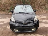 Gebraucht Toyota Aygo 68 PS (50 kW) 2012 Schwarz Kleinwagen