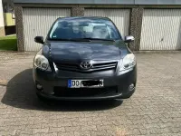 Gebraucht Toyota Auris Executive 132 PS (97 kW) 2012 Grau Limousine