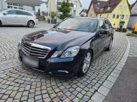 Gebraucht Mercedes E220 Avantgarde 170 PS (125 kW) 2010 Blau Kombi