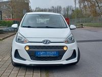 Gebraucht Hyundai i10 67 PS (49 kW) 2017 Weiß Kleinwagen