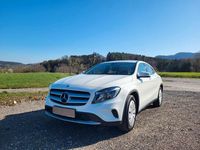 Gebraucht Mercedes GLA200 156 PS (114 kW) 2015 Calcite white  uni paint SUV
