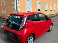 Gebraucht Toyota Aygo 70 PS (51 kW) 2016 Rot Kleinwagen