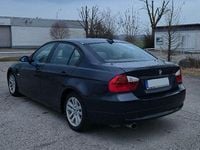 Gebraucht BMW 318 129 PS (94 kW) 2006 Blau Limousine
