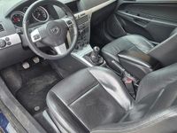 Second-hand Opel Astra 150 CP (110 kW) 2006 Albastru Coupe