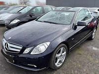 Gebraucht Mercedes E220 Elegance 170 PS (125 kW) 2010 Tansanitblau  metalliclack Cabrio
