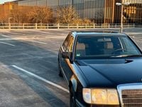 Gebraucht Mercedes 200 118 PS (86 kW) 1990 Schwarz Limousine
