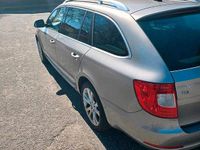 Używany Skoda Superb 140 KM (102 kW) 2012 Żółty Kombi