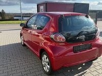 Gebraucht Toyota Aygo 68 PS (50 kW) 2010 Rot Kleinwagen