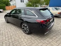 Second-hand Mercedes E220 Avantgarde 197 CP (144 kW) 2023 Negru Berlinǎ