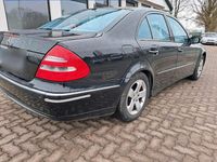Gebraucht Mercedes E240 Avantgarde 177 PS (130 kW) 2004 Schwarz Limousine