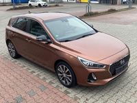 Gebraucht Hyundai i30 120 PS (88 kW) 2017 Braun Limousine