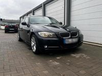 Gebraucht BMW 320 170 PS (125 kW) 2011 Schwarz Limousine