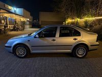 Gebraucht VW Bora 105 PS (77 kW) 2001 Grau Limousine