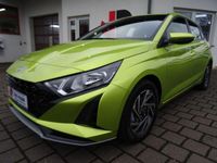 Neu Hyundai i20 101 PS (74 kW) 2025 Gelb Limousine