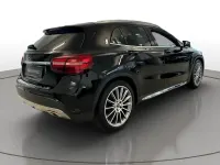 Gebraucht Mercedes GLA250 AMG line 211 PS (155 kW) 2019 Kosmosschwarz metallic SUV