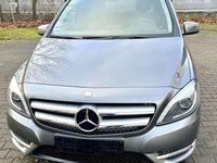 Gebraucht Mercedes B200 136 PS (100 kW) 2014 Mountaingrau Kleinwagen